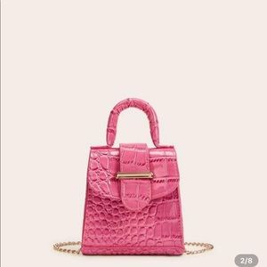 Meet your Posher, Mintou